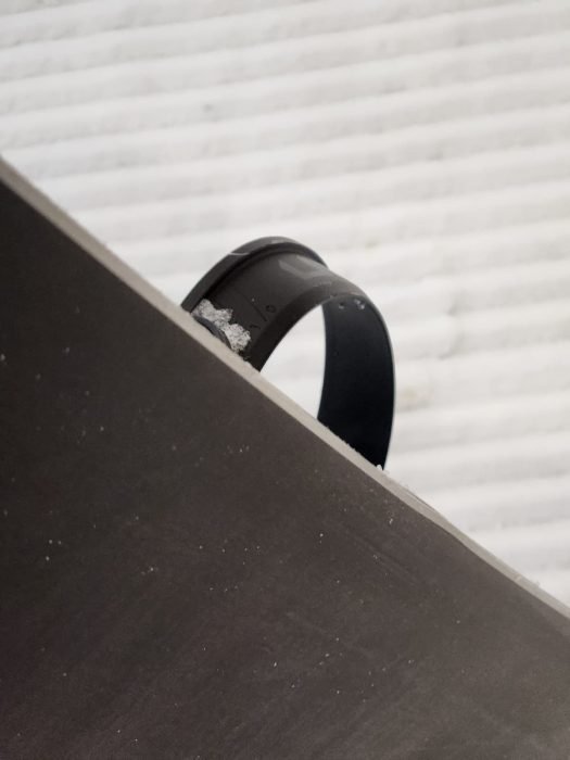 Shows disrupted sidecut's extra notch for grip (under heelcup)