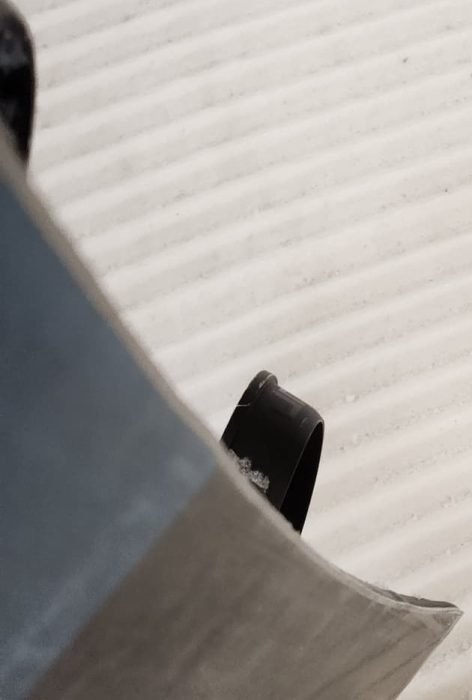 Shows disrupted sidecut