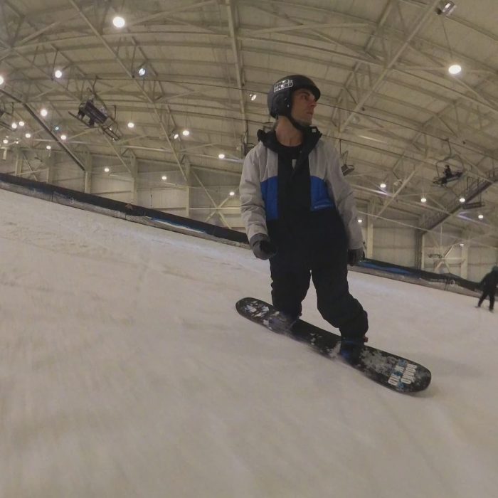 toeside carve on proteus snowboard