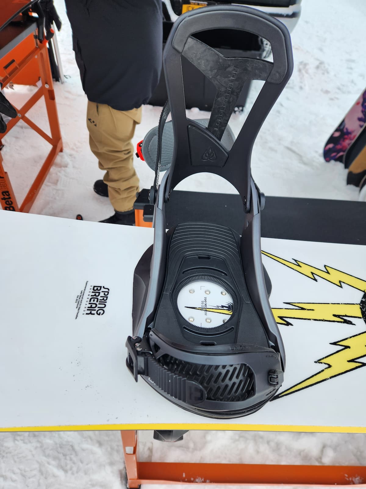 2025 Union Falcor Bindings Review: Upgrade or Skip? 26 Mounting the new Union Falcor to the new Capita SB Resort Twin