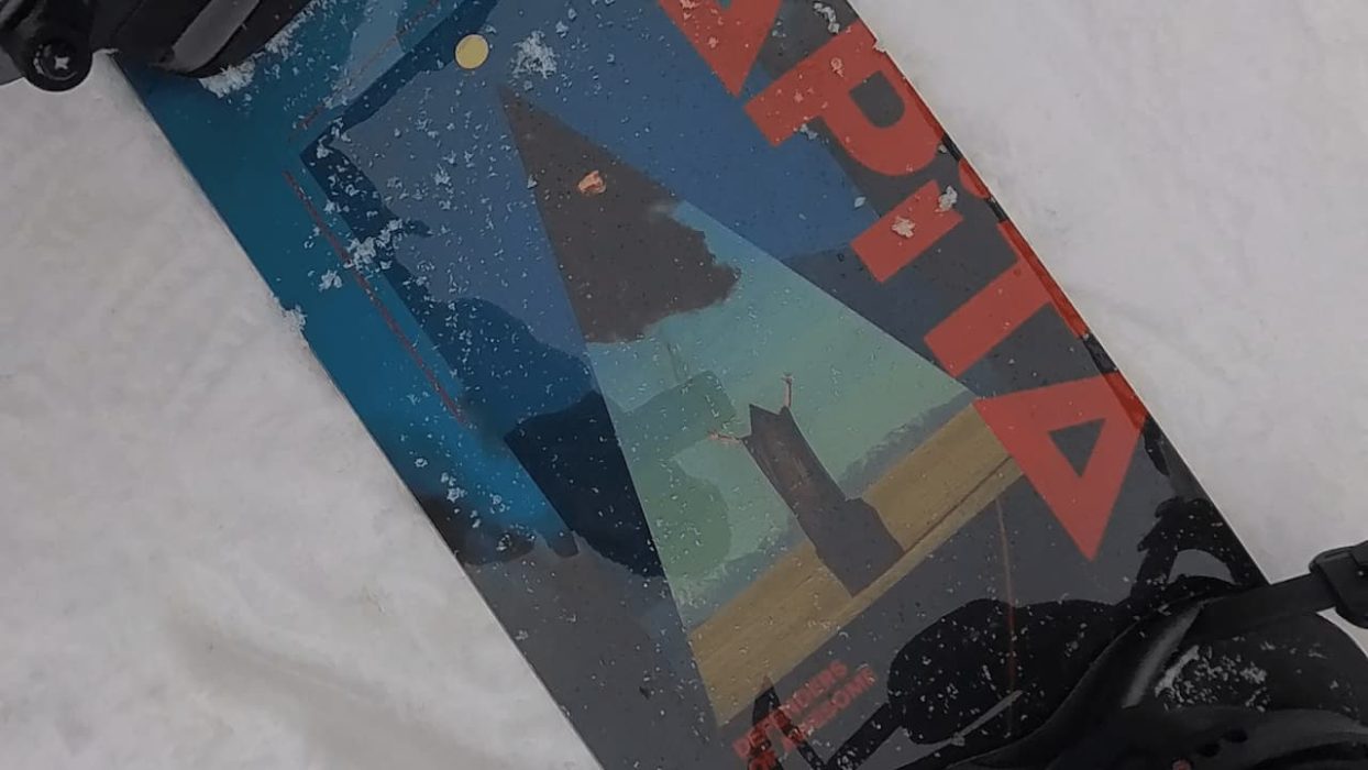 Close up on the DOA 154 Graphic