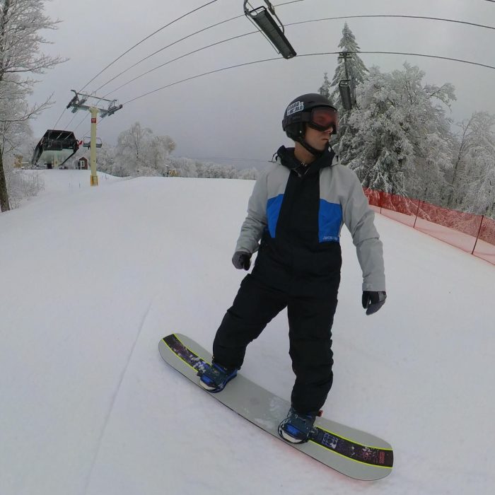 Salomon Huck Knife 2025 Review: How Does it Compare to Similar Boards? 32 Entering the park