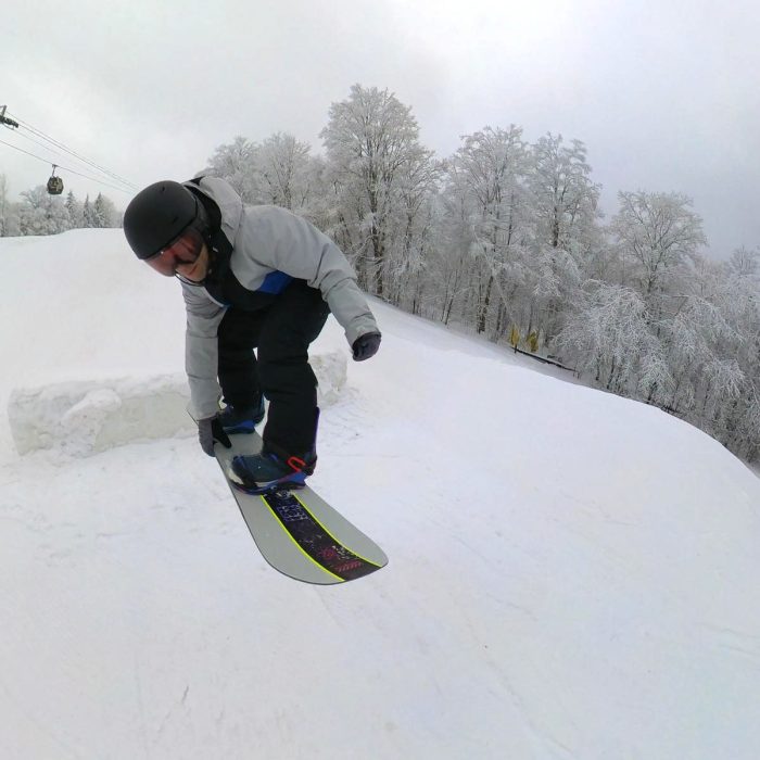 Salomon Huck Knife 2025 Review: How Does it Compare to Similar Boards? 14 Indy Grab With Salomon Huck Knife