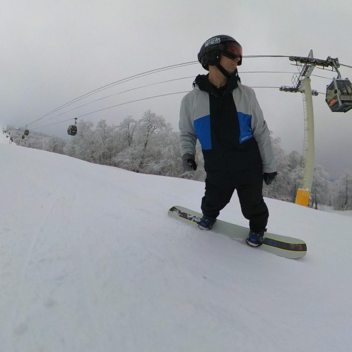 Salomon Huck Knife 2025 Review: How Does it Compare to Similar Boards? 22 Carving with Huck Knife