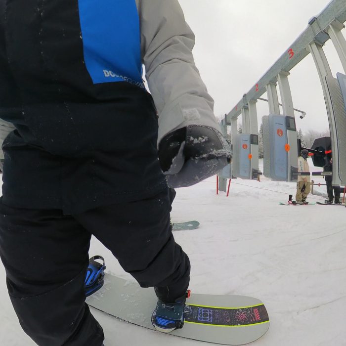 Salomon Huck Knife 2025 Review: How Does it Compare to Similar Boards? 30 Getting on the lift