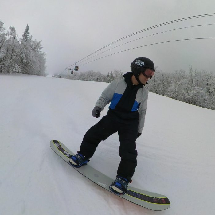 Salomon Huck Knife 2025 Review: How Does it Compare to Similar Boards? 17 Heelside Carve with Salomon Huck Knife