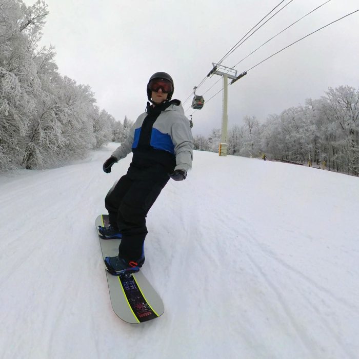 Salomon Huck Knife 2025 Review: How Does it Compare to Similar Boards? 8 Carving With the Huck Knife