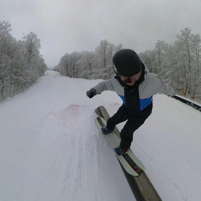 Salomon Huck Knife 2025 Review: How Does it Compare to Similar Boards? 29 Nose pressing a tube