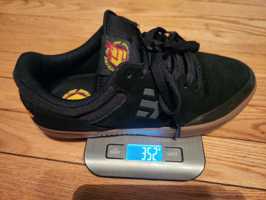 Weight in grams of the Etnies Marna
