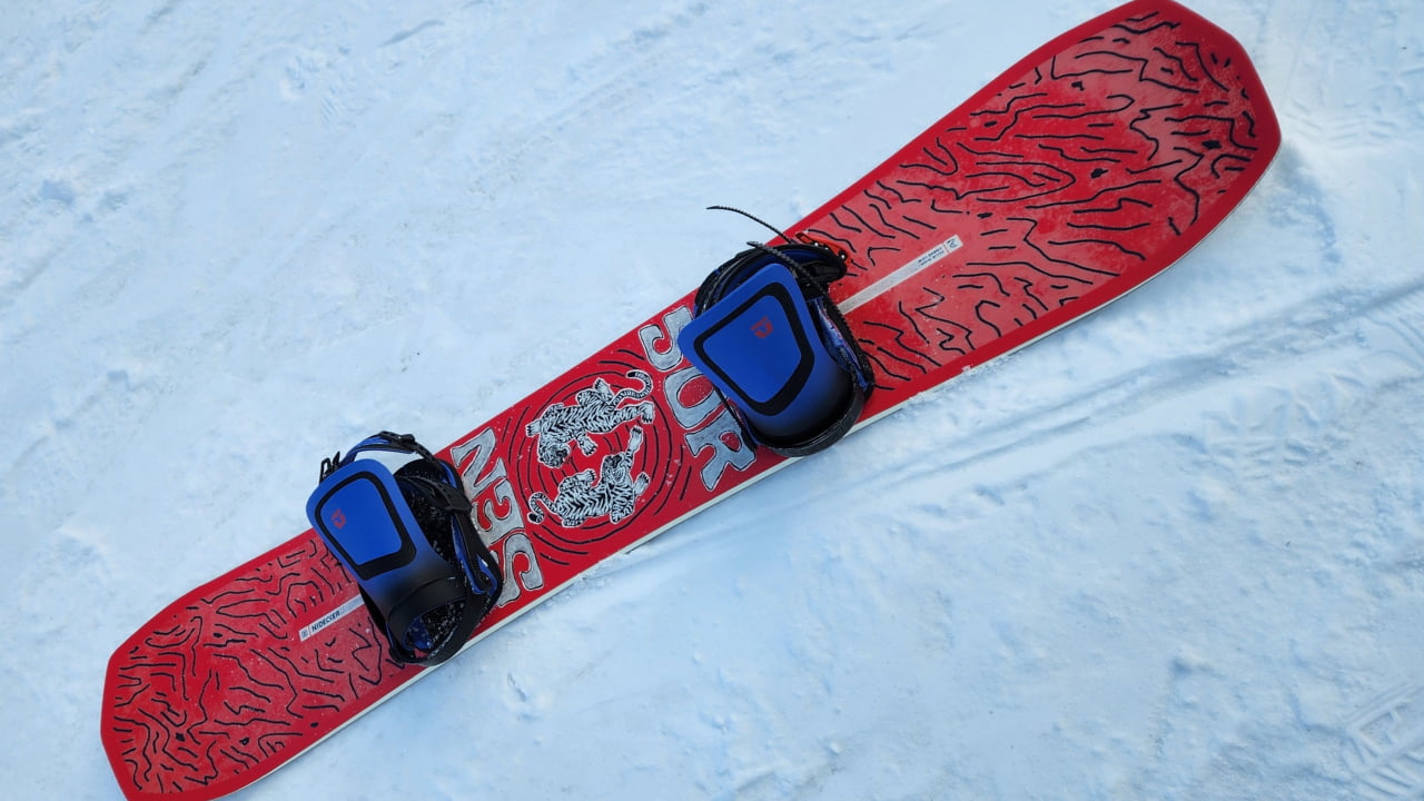 Nidecker Sensor Snowboard Review: Outstanding Jib Board but Is It Too Loose on Ice? 1 Nidecker Sensor On Snow review