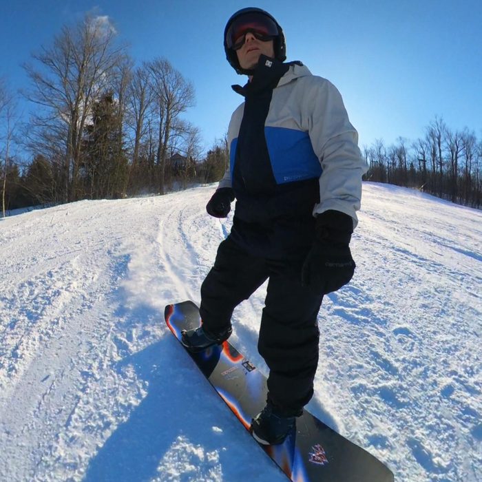 heelcarve jones howler on soft snow