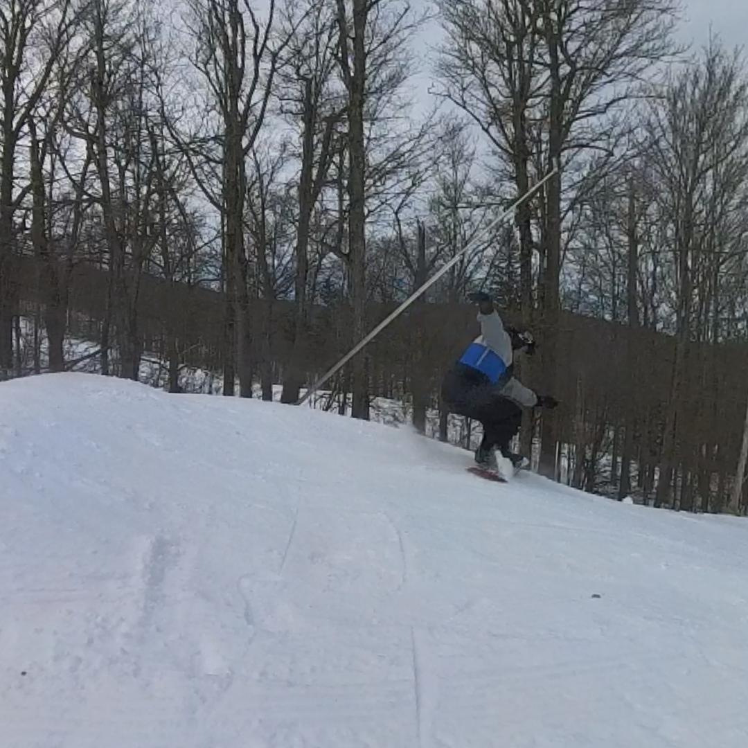 Landing off a jump on the Armada Beatnik, which felt forgiving on impact thanks to the Titanal plates