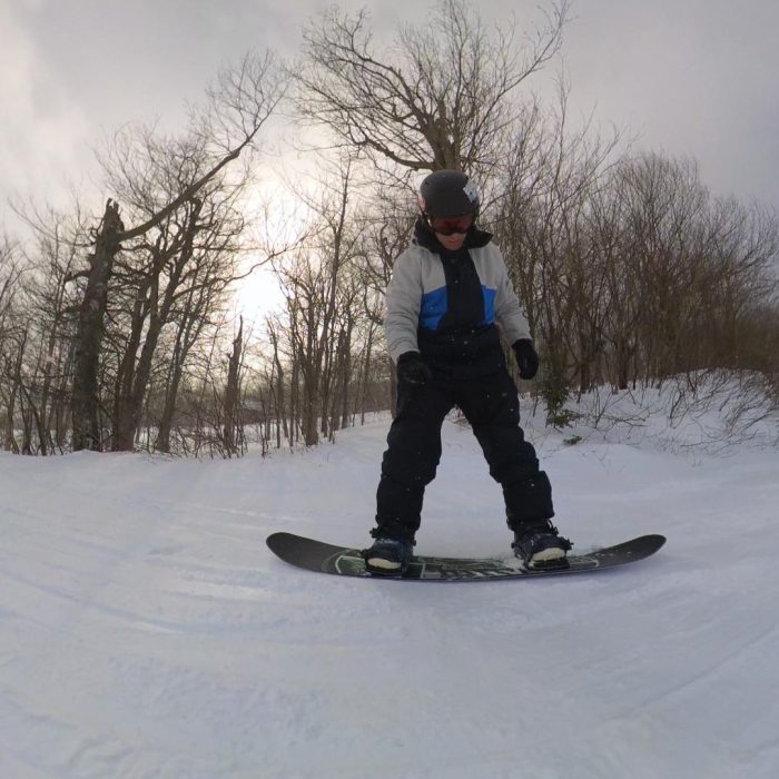 Torsional flex test twisting the Rome Boneless across the waist. Torsionally feels ever so slightly softer at a 3 out of 10 flex.